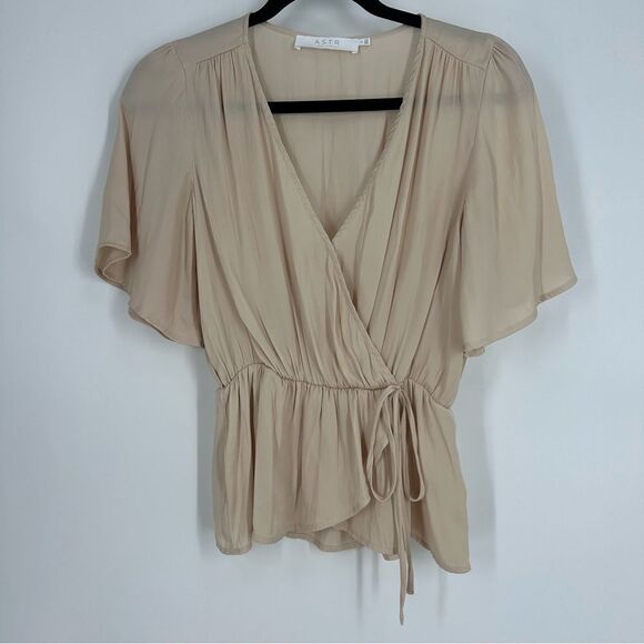 ASTR THE LABEL Women’s Tan Flutter Sleeve Faux Wrap Blouse Sz S - Picture 1 of 6